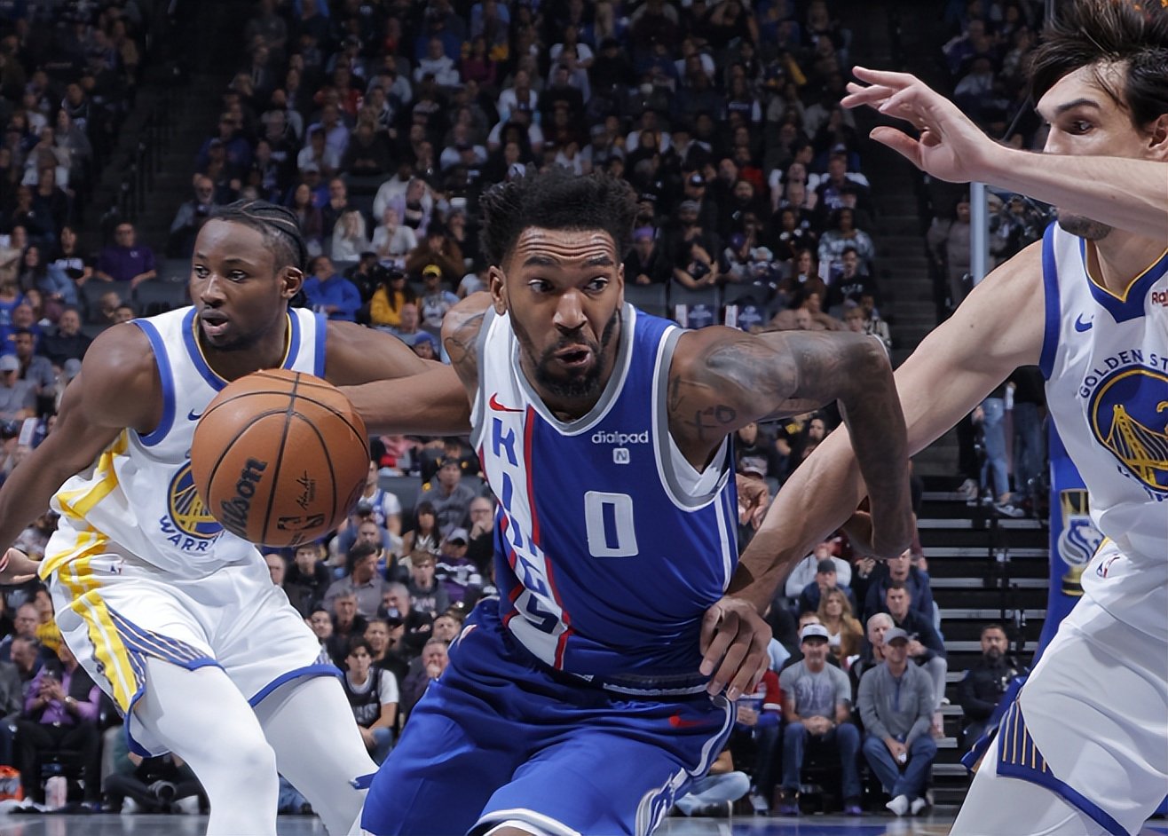 问鼎-包含莱万多夫斯基在勇士比赛中绝杀，绝杀引发热议！的词条