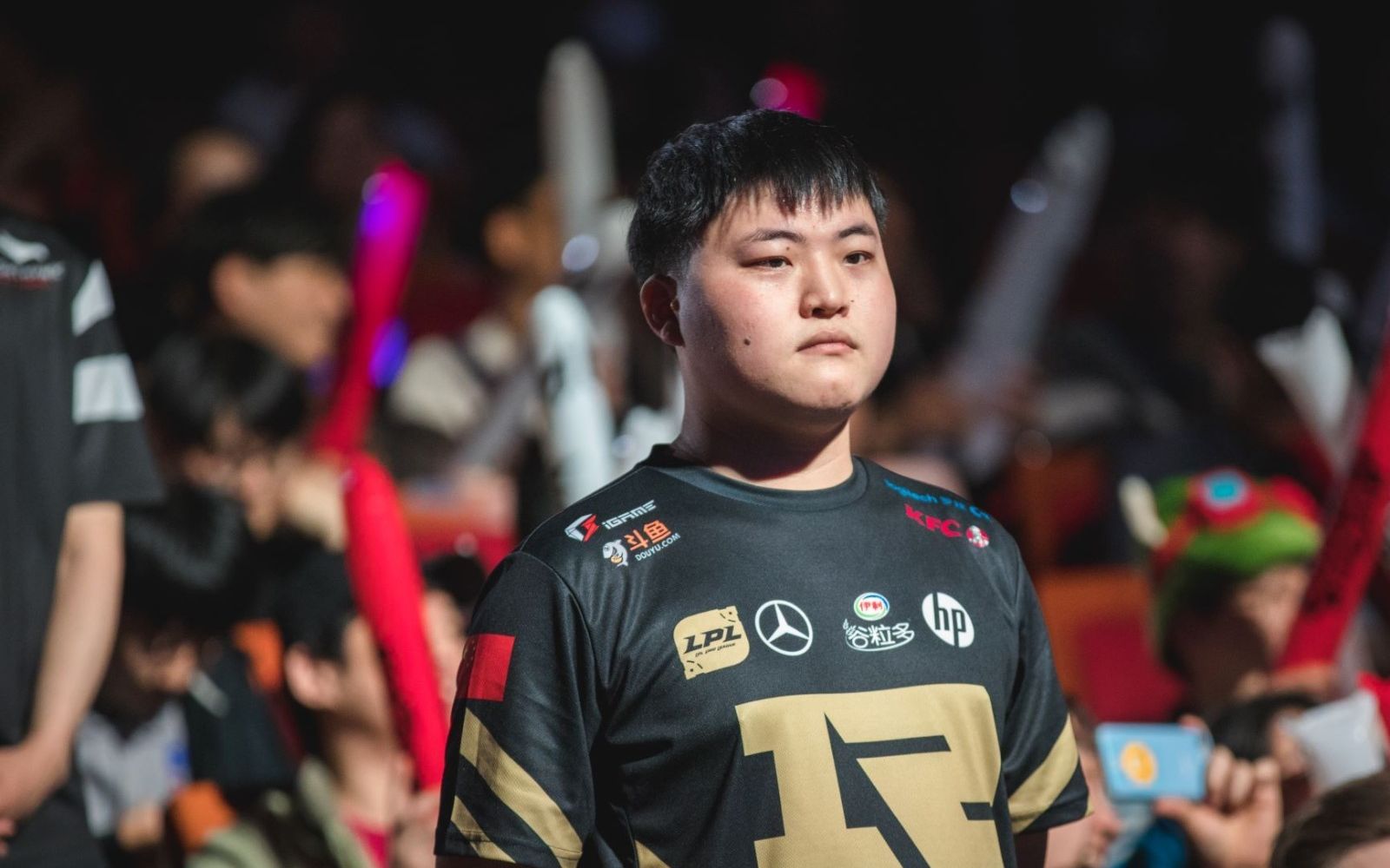 问鼎国际-包含Uzi迎来二十赛季高光表现，瑞士队球迷沸腾！的词条