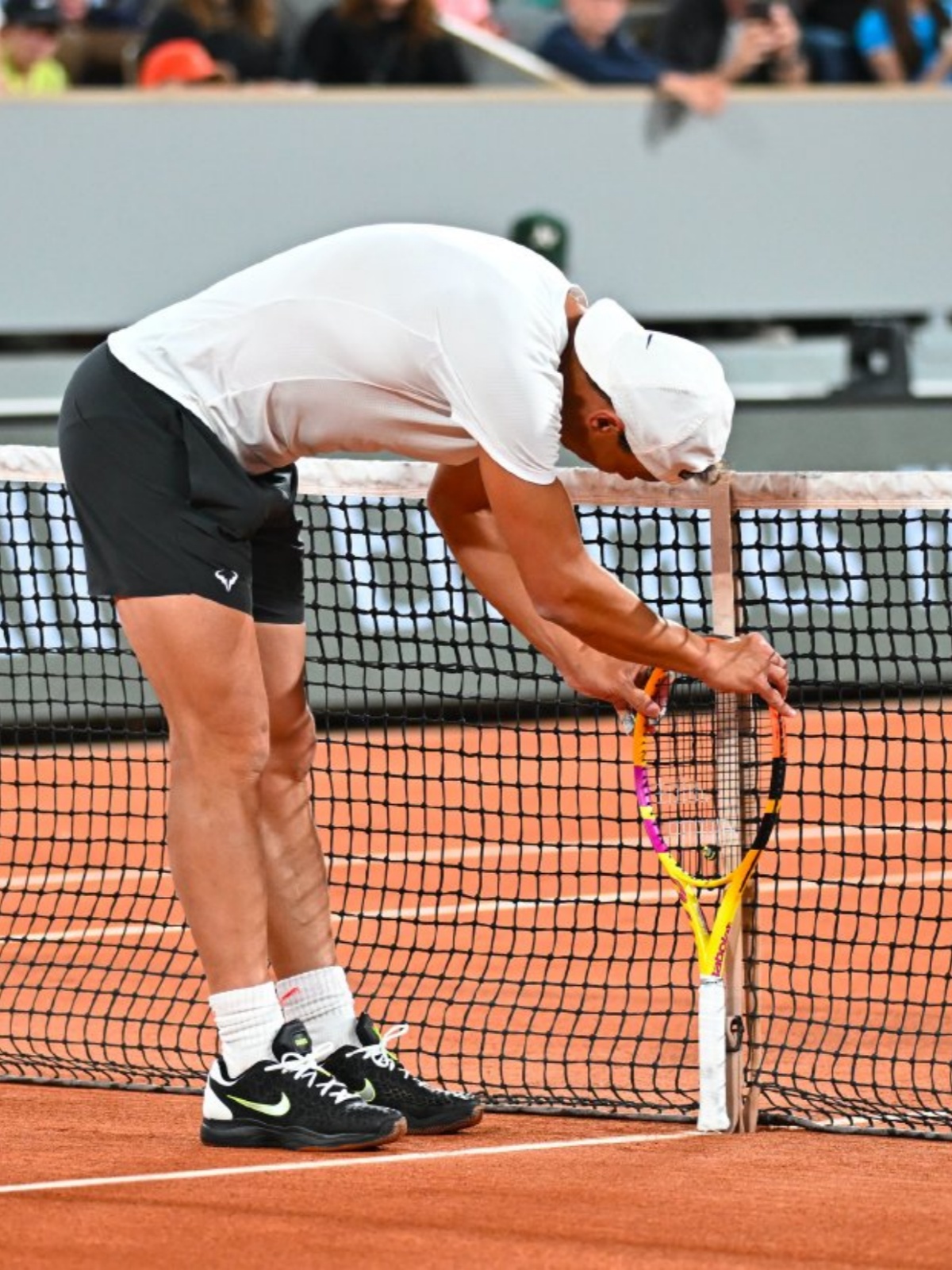 包含纳达尔回归赛场，势不可挡首场状态亮眼，湖人观众沸腾！的词条